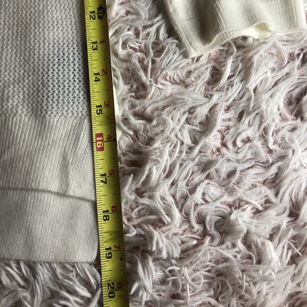 🦢Soft cream colored cowl neck sweater - Picture 8 of 8